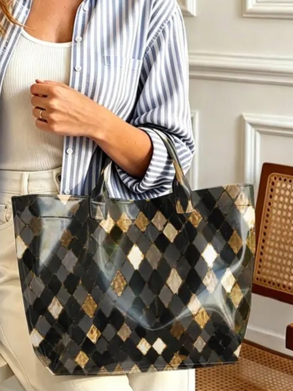 Classic Glossy Black and Gold Diamond-Pattern Tote Bag